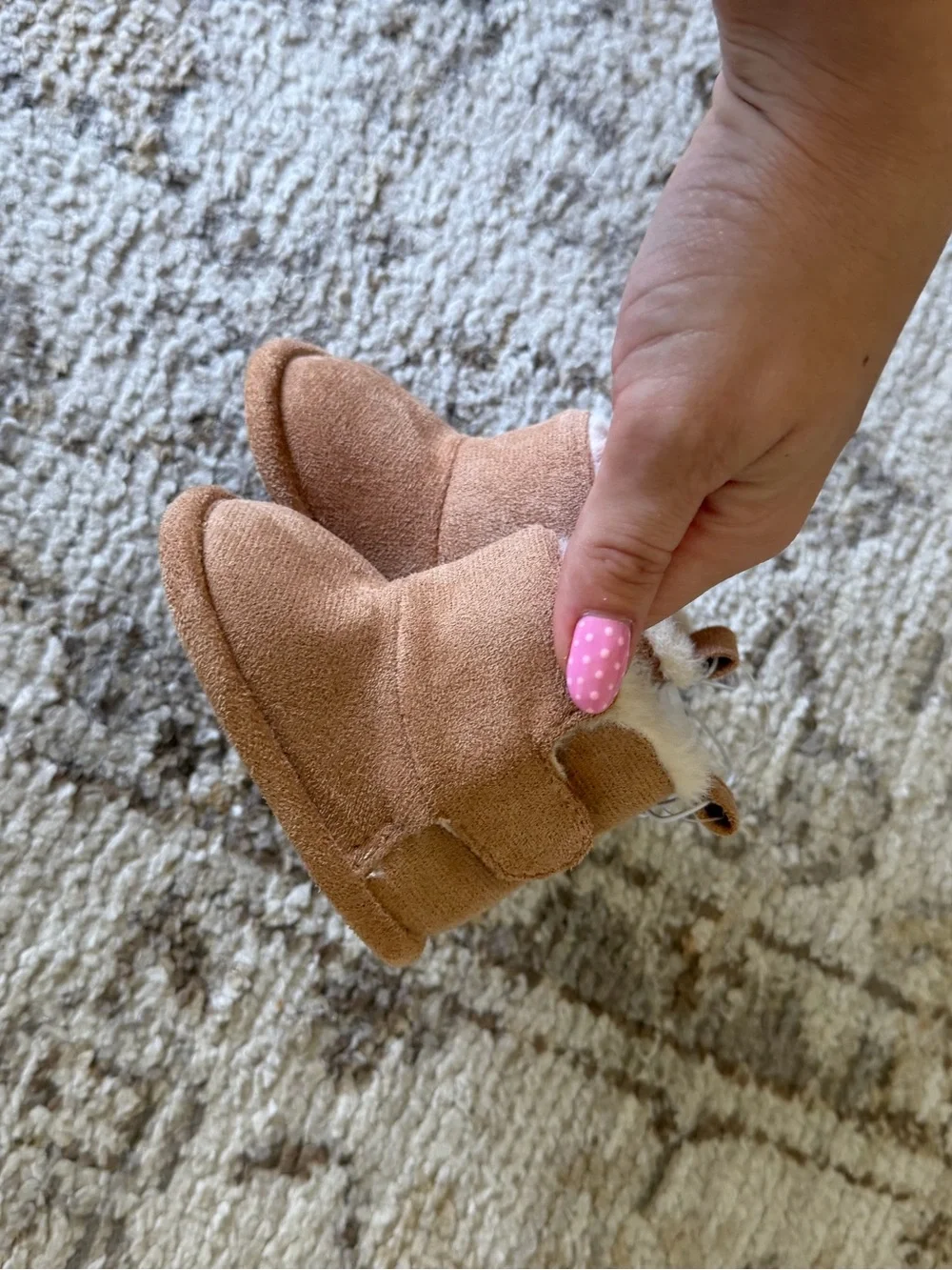 Kids Cozy Faux-Suede Booties in Chestnut 0-3 months NEW